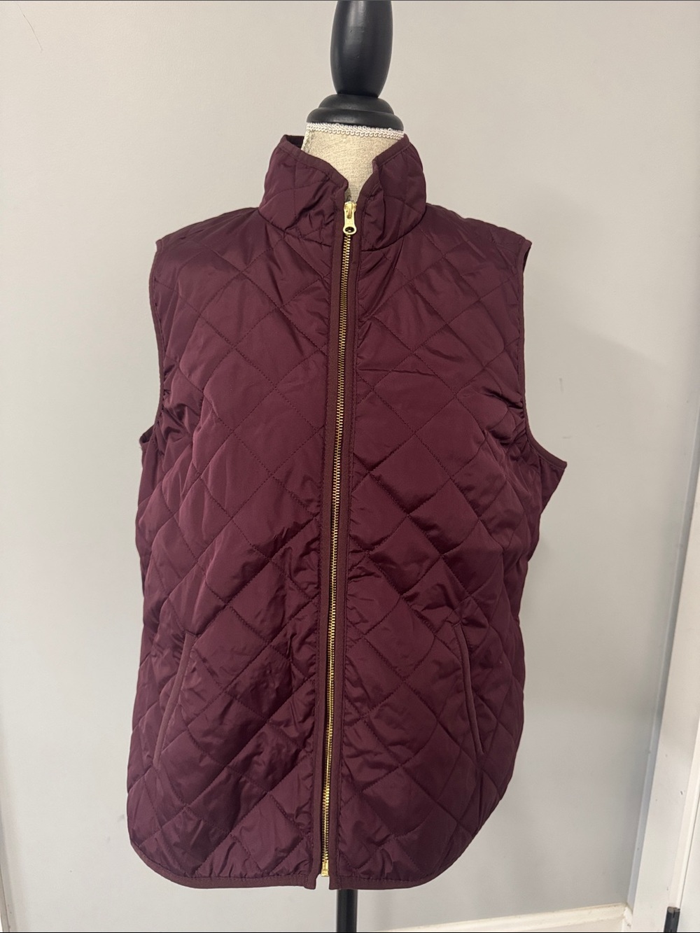 Old Navy Quilted Sleeveless Vest - Burgundy - XL